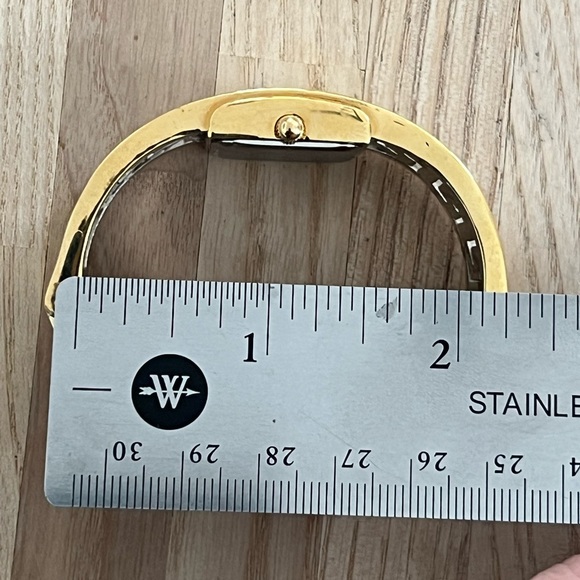 Avon Ladies Watch Vintage Rectangular Dial Two Tone Geometric Bangle Bracelet - Picture 9 of 9